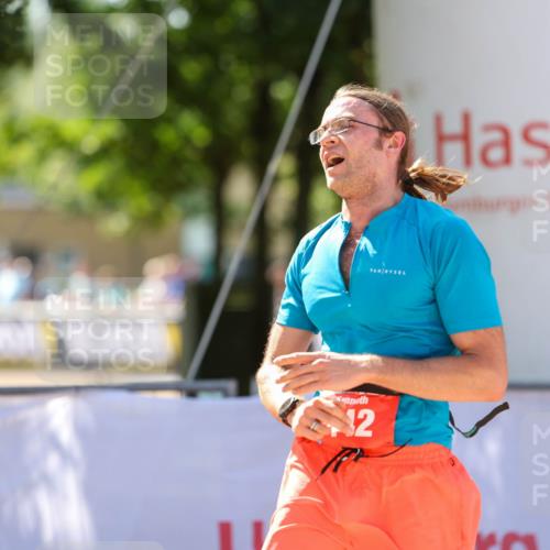 01.09.2024 - 17. Tribühne Triathlon Michael Strokosch http://msf.ph/oto/6912119 01.09.2024 12:08:07 Ziel 431, 442 meine-sportfotos.de