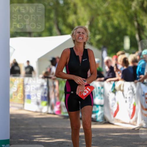 01.09.2024 - 17. Tribühne Triathlon Michael Strokosch http://msf.ph/oto/6912166 01.09.2024 12:08:13 Ziel 431 meine-sportfotos.de