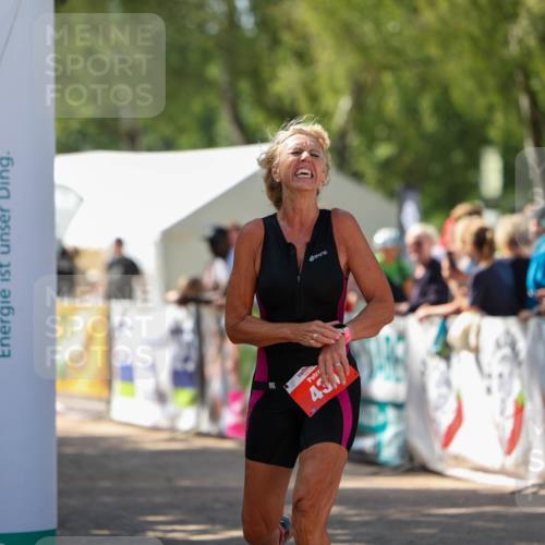 01.09.2024 - 17. Tribühne Triathlon Michael Strokosch http://msf.ph/oto/6912168 01.09.2024 12:08:13 Ziel 431 meine-sportfotos.de
