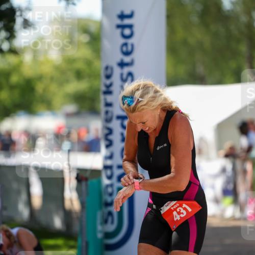 01.09.2024 - 17. Tribühne Triathlon Michael Strokosch http://msf.ph/oto/6912196 01.09.2024 12:08:15 Ziel 431, 1479 meine-sportfotos.de