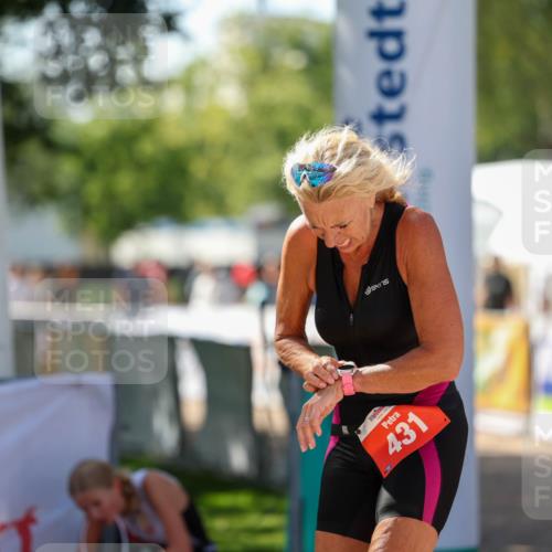 01.09.2024 - 17. Tribühne Triathlon Michael Strokosch http://msf.ph/oto/6912209 01.09.2024 12:08:15 Ziel 431, 1479 meine-sportfotos.de