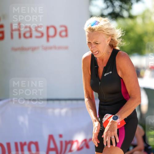 01.09.2024 - 17. Tribühne Triathlon Michael Strokosch http://msf.ph/oto/6912228 01.09.2024 12:08:16 Ziel 431, 1479 meine-sportfotos.de