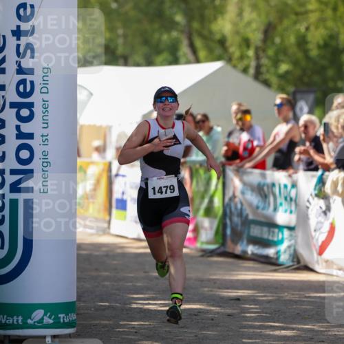 01.09.2024 - 17. Tribühne Triathlon Michael Strokosch http://msf.ph/oto/6912269 01.09.2024 12:08:21 Ziel 1479 meine-sportfotos.de