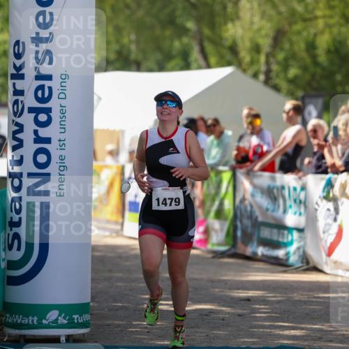 01.09.2024 - 17. Tribühne Triathlon Michael Strokosch http://msf.ph/oto/6912274 01.09.2024 12:08:21 Ziel 1479 meine-sportfotos.de