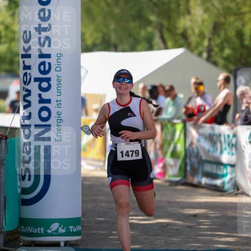 01.09.2024 - 17. Tribühne Triathlon Michael Strokosch http://msf.ph/oto/6912282 01.09.2024 12:08:21 Ziel 1479 meine-sportfotos.de