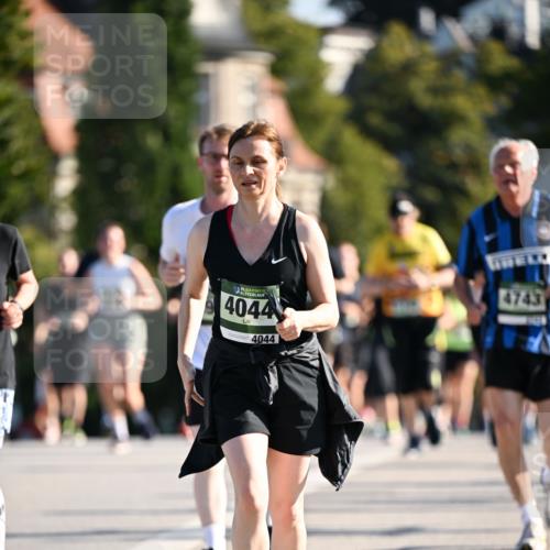 01.09.2024 - BARMER Alsterlauf Dr. Thomas Lammeyer http://msf.ph/oto/6912284 01.09.2024 09:46:06 Laufen 4044, 4044, 4743 meine-sportfotos.de