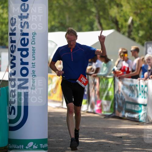 01.09.2024 - 17. Tribühne Triathlon Michael Strokosch http://msf.ph/oto/6912383 01.09.2024 12:08:28 Ziel 382 meine-sportfotos.de