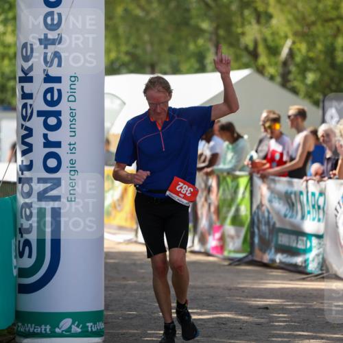 01.09.2024 - 17. Tribühne Triathlon Michael Strokosch http://msf.ph/oto/6912387 01.09.2024 12:08:28 Ziel 382 meine-sportfotos.de