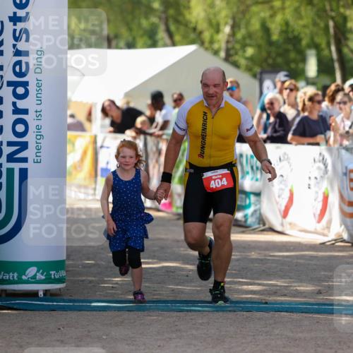 01.09.2024 - 17. Tribühne Triathlon Michael Strokosch http://msf.ph/oto/6912511 01.09.2024 12:08:49 Ziel 395, 404 meine-sportfotos.de