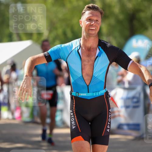 01.09.2024 - 17. Tribühne Triathlon Michael Strokosch http://msf.ph/oto/6912652 01.09.2024 12:08:58 Ziel 394, 395, 409 meine-sportfotos.de