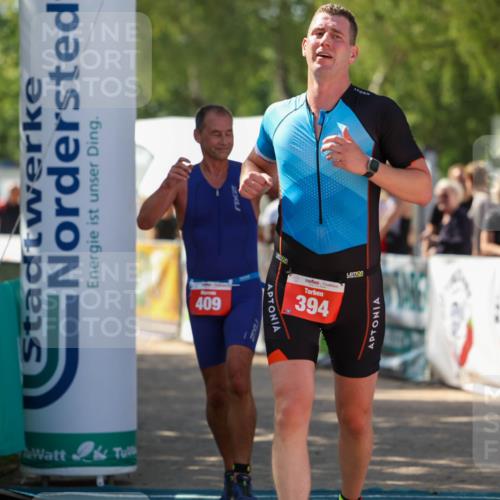 01.09.2024 - 17. Tribühne Triathlon Michael Strokosch http://msf.ph/oto/6912672 01.09.2024 12:09:00 Ziel 394, 395, 409 meine-sportfotos.de