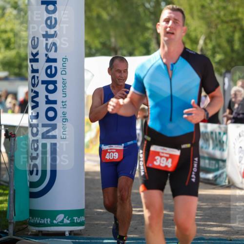 01.09.2024 - 17. Tribühne Triathlon Michael Strokosch http://msf.ph/oto/6912678 01.09.2024 12:09:00 Ziel 394, 395, 409 meine-sportfotos.de