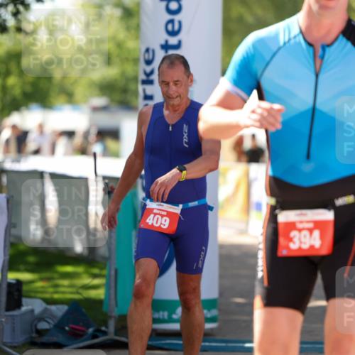 01.09.2024 - 17. Tribühne Triathlon Michael Strokosch http://msf.ph/oto/6912694 01.09.2024 12:09:01 Ziel 394, 409 meine-sportfotos.de