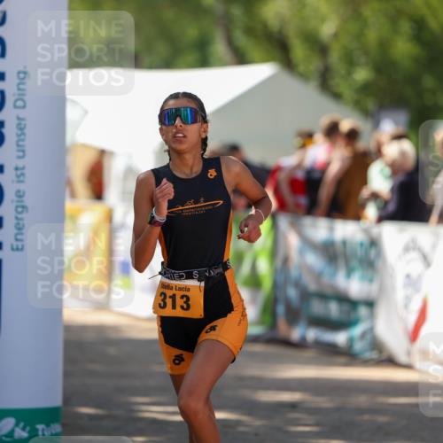 01.09.2024 - 17. Tribühne Triathlon Michael Strokosch http://msf.ph/oto/6912793 01.09.2024 12:10:12 Ziel 313 meine-sportfotos.de