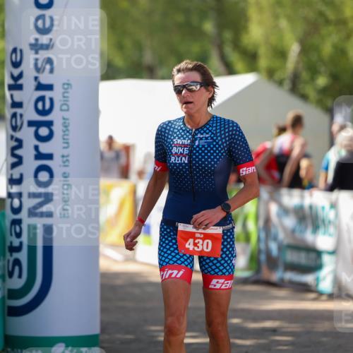 01.09.2024 - 17. Tribühne Triathlon Michael Strokosch http://msf.ph/oto/6912861 01.09.2024 12:10:23 Ziel 430 meine-sportfotos.de