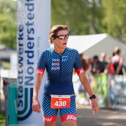 01.09.2024 - 17. Tribühne Triathlon Michael Strokosch http://msf.ph/oto/6912874 01.09.2024 12:10:25 Ziel 430 meine-sportfotos.de