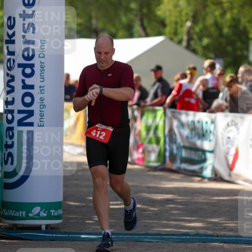 01.09.2024 - 17. Tribühne Triathlon Michael Strokosch http://msf.ph/oto/6912903 01.09.2024 12:11:08 Ziel 412 meine-sportfotos.de