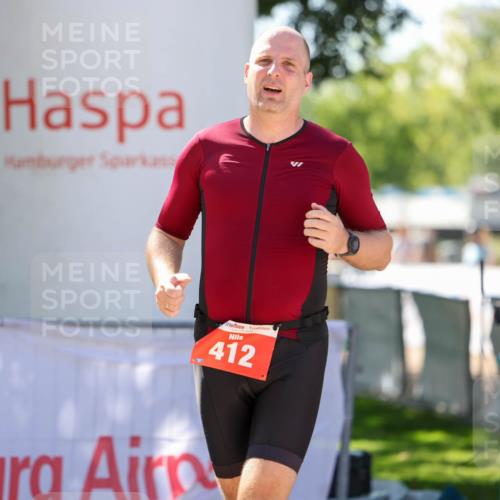 01.09.2024 - 17. Tribühne Triathlon Michael Strokosch http://msf.ph/oto/6912917 01.09.2024 12:11:10 Ziel 412 meine-sportfotos.de