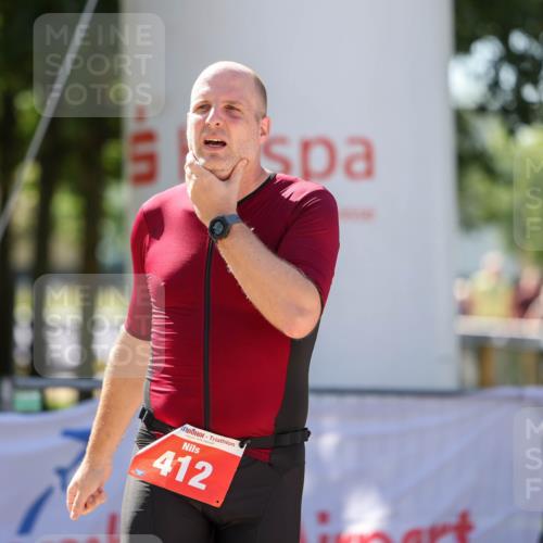 01.09.2024 - 17. Tribühne Triathlon Michael Strokosch http://msf.ph/oto/6912933 01.09.2024 12:11:11 Ziel 412 meine-sportfotos.de