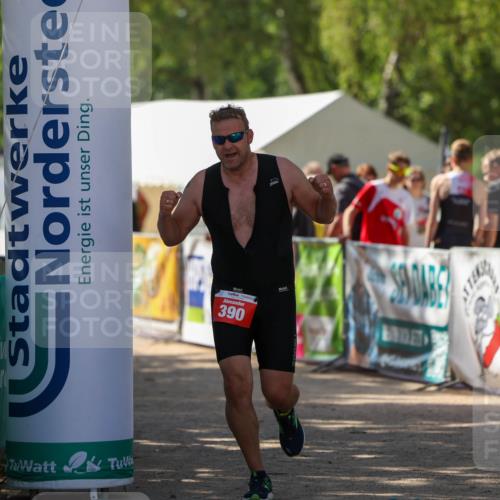 01.09.2024 - 17. Tribühne Triathlon Michael Strokosch http://msf.ph/oto/6912995 01.09.2024 12:11:35 Ziel 390, 420 meine-sportfotos.de