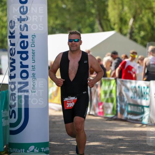 01.09.2024 - 17. Tribühne Triathlon Michael Strokosch http://msf.ph/oto/6913000 01.09.2024 12:11:35 Ziel 390, 420 meine-sportfotos.de