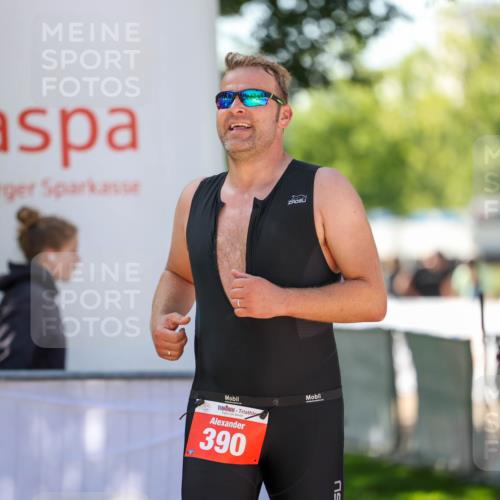 01.09.2024 - 17. Tribühne Triathlon Michael Strokosch http://msf.ph/oto/6913022 01.09.2024 12:11:37 Ziel 390 meine-sportfotos.de
