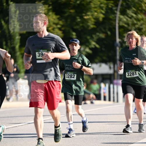 01.09.2024 - BARMER Alsterlauf Dr. Thomas Lammeyer http://msf.ph/oto/6913290 01.09.2024 09:46:48 Laufen 39, 3282, 3281 meine-sportfotos.de