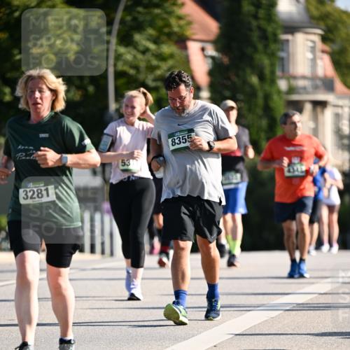 01.09.2024 - BARMER Alsterlauf Dr. Thomas Lammeyer http://msf.ph/oto/6913317 01.09.2024 09:46:50 Laufen 3281, 53, 8355 meine-sportfotos.de