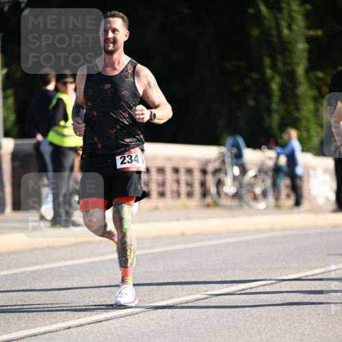 01.09.2024 - BARMER Alsterlauf Dr. Thomas Lammeyer http://msf.ph/oto/6914498 01.09.2024 09:47:33 Laufen 234 meine-sportfotos.de