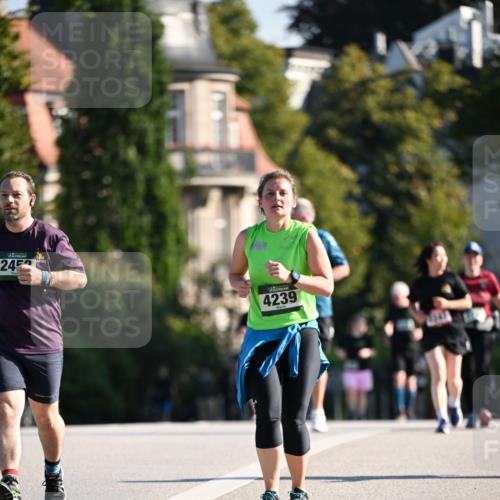 01.09.2024 - BARMER Alsterlauf Dr. Thomas Lammeyer http://msf.ph/oto/6916671 01.09.2024 09:49:05 Laufen 2452, 4239 meine-sportfotos.de
