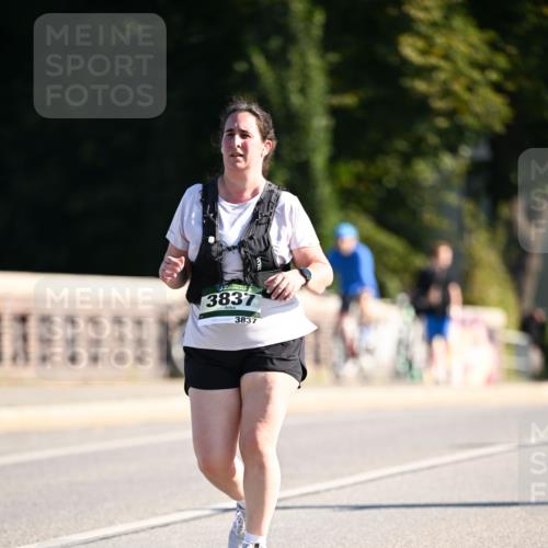 01.09.2024 - BARMER Alsterlauf Dr. Thomas Lammeyer http://msf.ph/oto/6917226 01.09.2024 09:49:38 Laufen 3837, 3837 meine-sportfotos.de