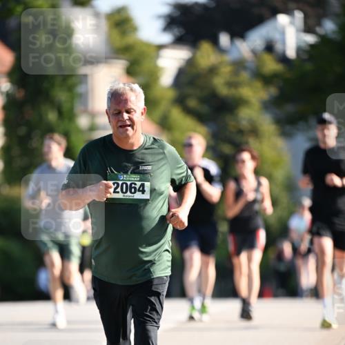 01.09.2024 - BARMER Alsterlauf Dr. Thomas Lammeyer http://msf.ph/oto/6917475 01.09.2024 09:49:52 Laufen 25, 35, 2064 meine-sportfotos.de