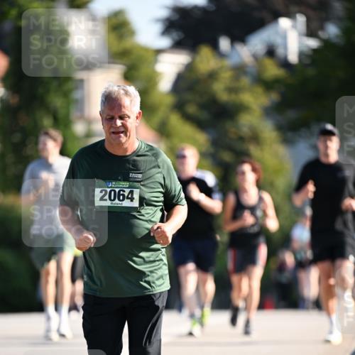 01.09.2024 - BARMER Alsterlauf Dr. Thomas Lammeyer http://msf.ph/oto/6917482 01.09.2024 09:49:52 Laufen 35, 35, 2064 meine-sportfotos.de