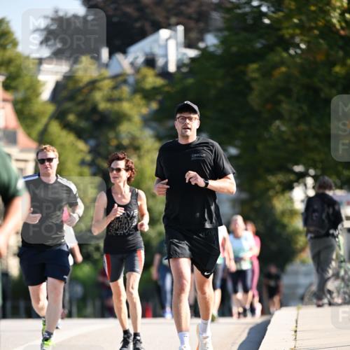 01.09.2024 - BARMER Alsterlauf Dr. Thomas Lammeyer http://msf.ph/oto/6917488 01.09.2024 09:49:53 Laufen  meine-sportfotos.de
