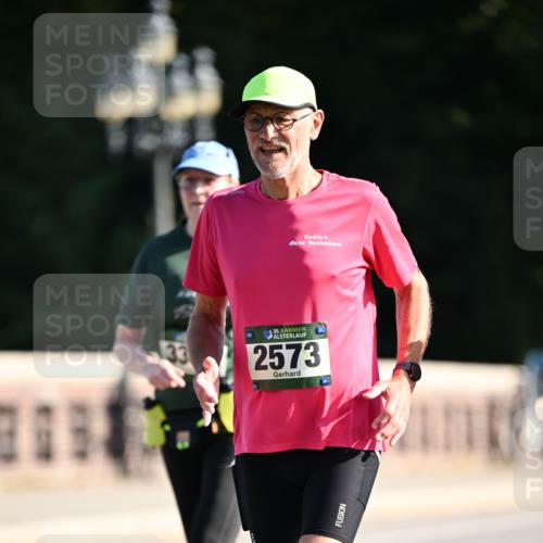 01.09.2024 - BARMER Alsterlauf Dr. Thomas Lammeyer http://msf.ph/oto/6917552 01.09.2024 09:50:03 Laufen 33, 10, 35, 2573 meine-sportfotos.de
