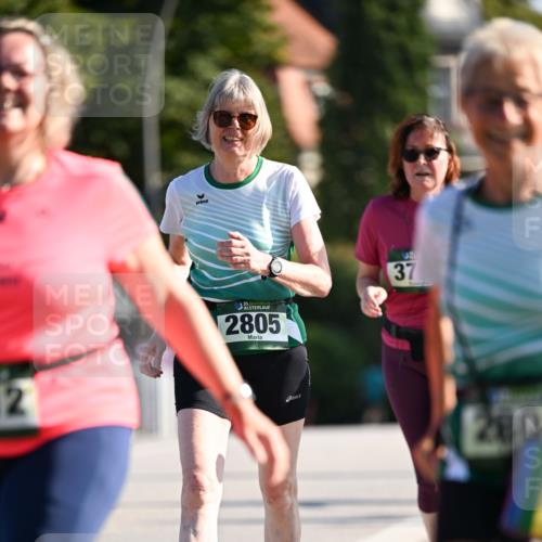 01.09.2024 - BARMER Alsterlauf Dr. Thomas Lammeyer http://msf.ph/oto/6917787 01.09.2024 09:50:11 Laufen 12, 35, 2805, 37, 260 meine-sportfotos.de