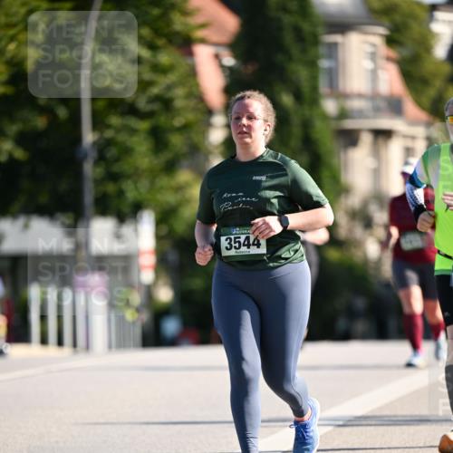 01.09.2024 - BARMER Alsterlauf Dr. Thomas Lammeyer http://msf.ph/oto/6917894 01.09.2024 09:50:15 Laufen 3544 meine-sportfotos.de
