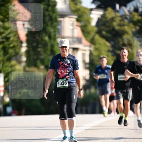 01.09.2024 - BARMER Alsterlauf Dr. Thomas Lammeyer http://msf.ph/oto/6918098 01.09.2024 09:50:25 Laufen 5056 meine-sportfotos.de