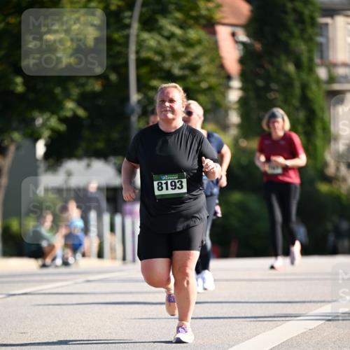 01.09.2024 - BARMER Alsterlauf Dr. Thomas Lammeyer http://msf.ph/oto/6918459 01.09.2024 09:50:44 Laufen 8193 meine-sportfotos.de