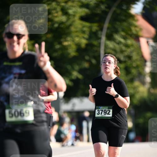 01.09.2024 - BARMER Alsterlauf Dr. Thomas Lammeyer http://msf.ph/oto/6918660 01.09.2024 09:50:50 Laufen 5069, 35, 3792 meine-sportfotos.de