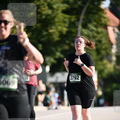 01.09.2024 - BARMER Alsterlauf Dr. Thomas Lammeyer http://msf.ph/oto/6918663 01.09.2024 09:50:50 Laufen 61, 5069, 15, 3792 meine-sportfotos.de