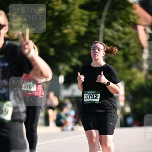 01.09.2024 - BARMER Alsterlauf Dr. Thomas Lammeyer http://msf.ph/oto/6918667 01.09.2024 09:50:50 Laufen 69, 3761, 35, 3792 meine-sportfotos.de
