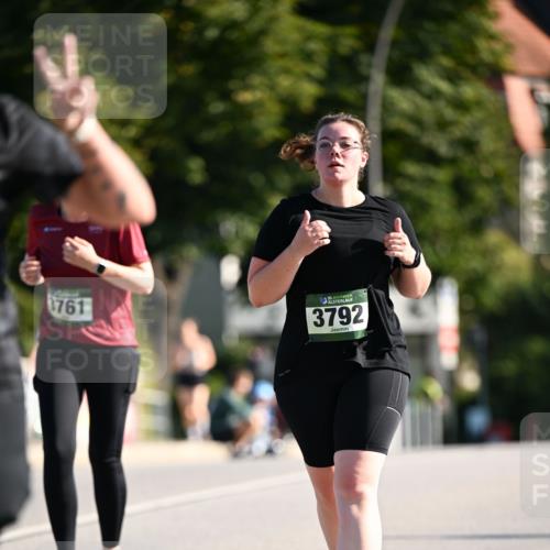 01.09.2024 - BARMER Alsterlauf Dr. Thomas Lammeyer http://msf.ph/oto/6918680 01.09.2024 09:50:50 Laufen 761, 35, 3792 meine-sportfotos.de