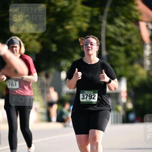 01.09.2024 - BARMER Alsterlauf Dr. Thomas Lammeyer http://msf.ph/oto/6918688 01.09.2024 09:50:51 Laufen 761, 35, 3792 meine-sportfotos.de