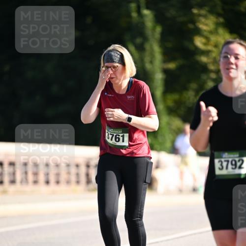 01.09.2024 - BARMER Alsterlauf Dr. Thomas Lammeyer http://msf.ph/oto/6918727 01.09.2024 09:50:52 Laufen 3761, 3792 meine-sportfotos.de