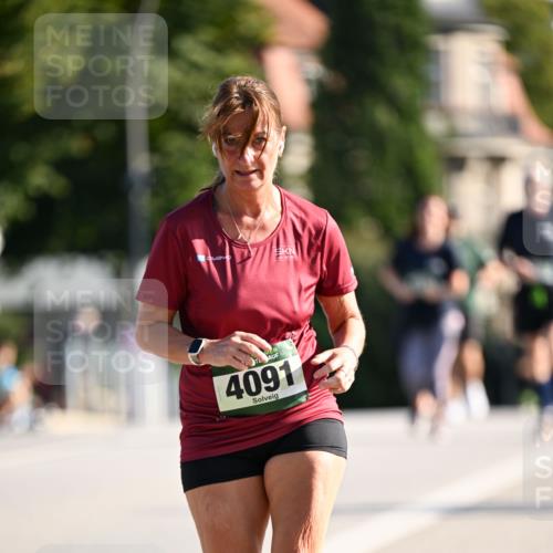 01.09.2024 - BARMER Alsterlauf Dr. Thomas Lammeyer http://msf.ph/oto/6918751 01.09.2024 09:50:53 Laufen 4091 meine-sportfotos.de