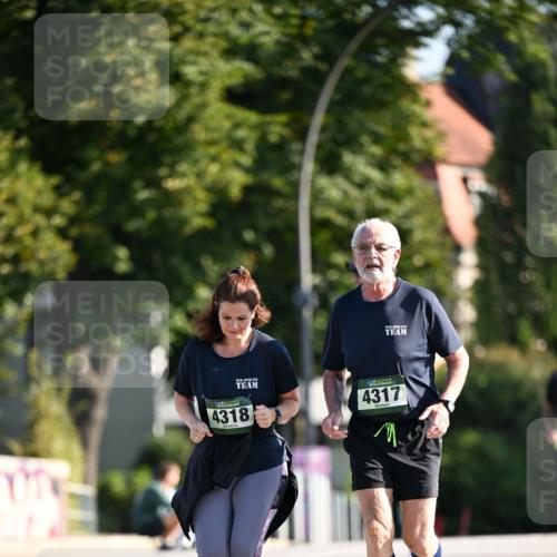 01.09.2024 - BARMER Alsterlauf Dr. Thomas Lammeyer http://msf.ph/oto/6918814 01.09.2024 09:50:59 Laufen 4318, 4317 meine-sportfotos.de