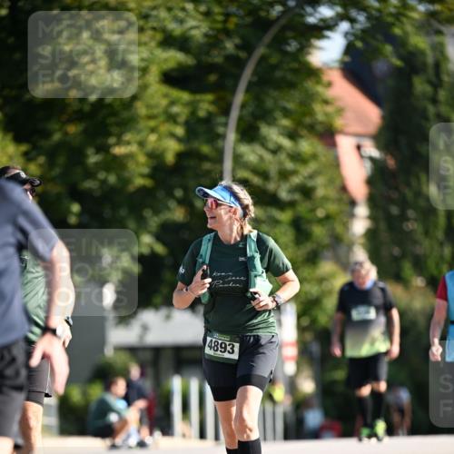 01.09.2024 - BARMER Alsterlauf Dr. Thomas Lammeyer http://msf.ph/oto/6918892 01.09.2024 09:51:02 Laufen 4893 meine-sportfotos.de