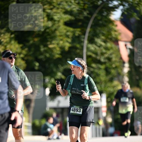 01.09.2024 - BARMER Alsterlauf Dr. Thomas Lammeyer http://msf.ph/oto/6918912 01.09.2024 09:51:03 Laufen 4893 meine-sportfotos.de
