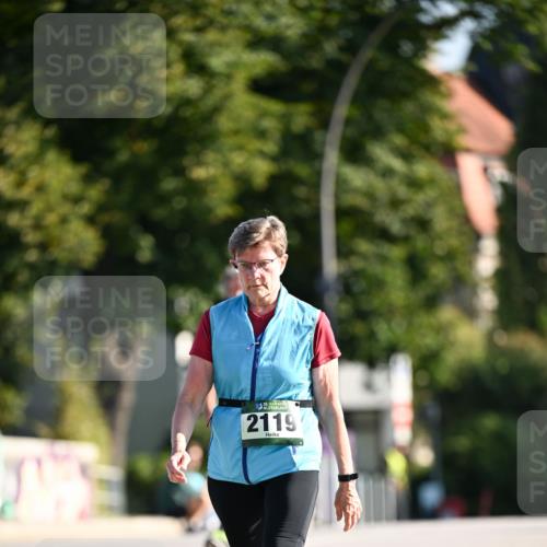 01.09.2024 - BARMER Alsterlauf Dr. Thomas Lammeyer http://msf.ph/oto/6919011 01.09.2024 09:51:08 Laufen 35, 2119 meine-sportfotos.de